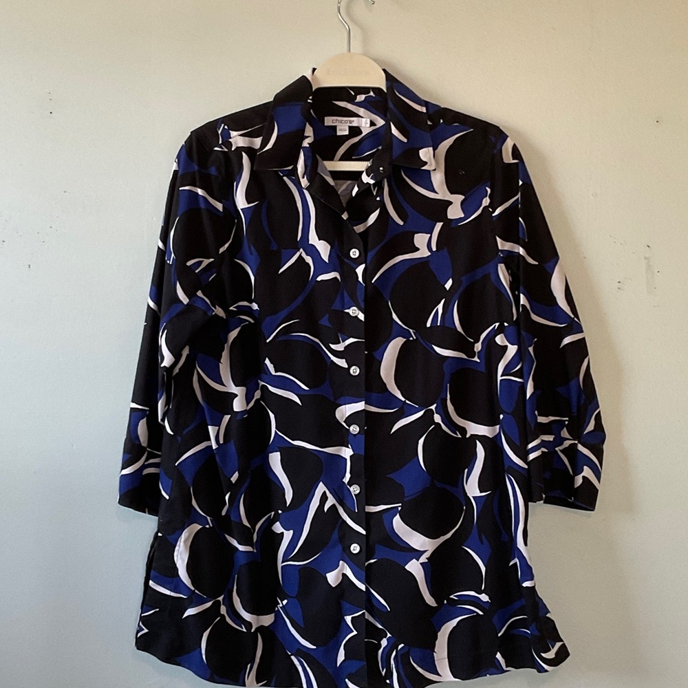 Chico's Black Blue White Abstract Button-Up Tunic